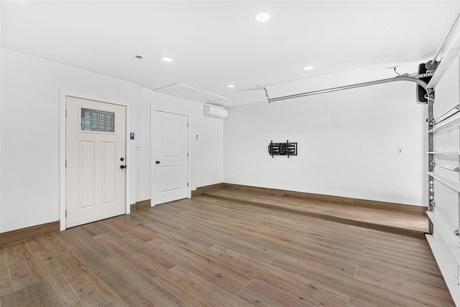 MAJESTIC OAKS - Residential