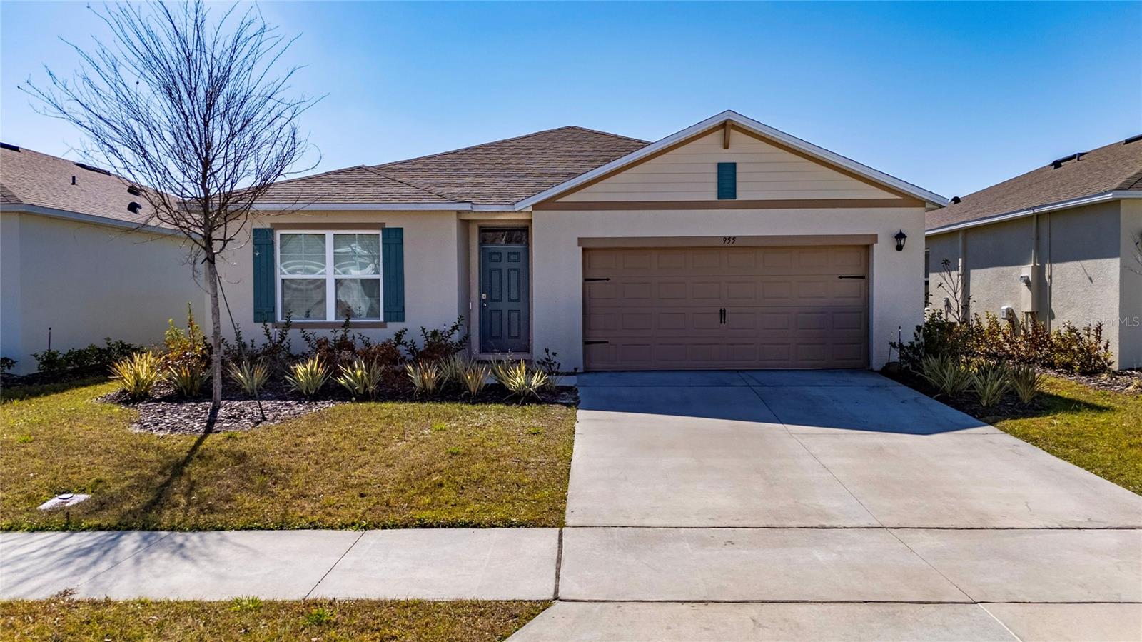 Short Sale. **3rd Party Approval Req** This practically new Cali floorplan in Magnolia Pointe, Umatilla, FL 32784 delivers modern comfort with 1,882 sq ft of well-designed living space. This 4-bedroom, 2-bath home features ceramic tile flooring in the main living areas and carpeted bedrooms for added comfort. The open-concept layout connects the living room, dining area, and kitchen—ideal for everyday living and entertaining—while large windows provide great natural light. The kitchen includes quartz countertops, stainless steel appliances, a walk-in pantry, and an oversized island with breakfast bar. The private primary suite is located toward the rear and features an ensuite with dual sinks, a separate shower, and a walk-in closet. A dedicated laundry area is conveniently located near all bedrooms. Enjoy family-friendly community amenities including a community pool, playground, sports areas, and walking paths—perfect for evening strolls and a relaxing walk around the community lake. Schedule your private showing today!