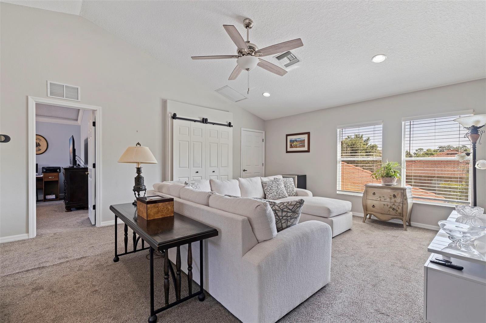 WATERS EDGE 02 - Residential