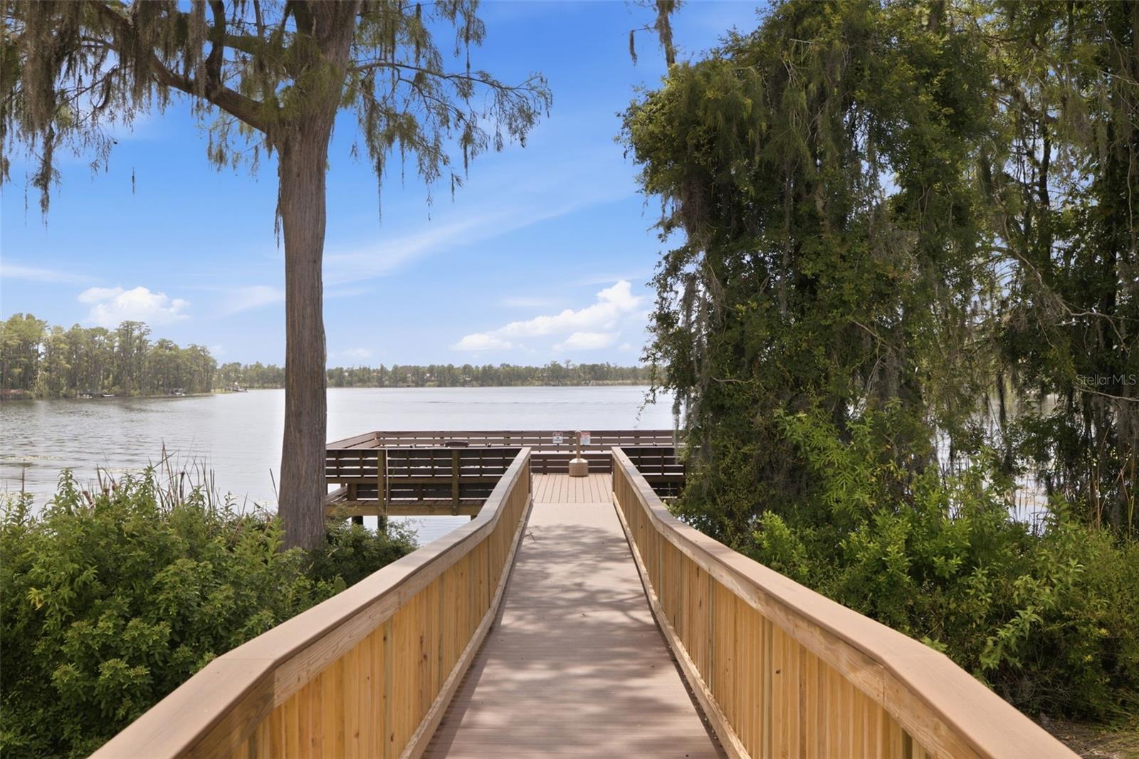 WATERS EDGE 02 - Residential