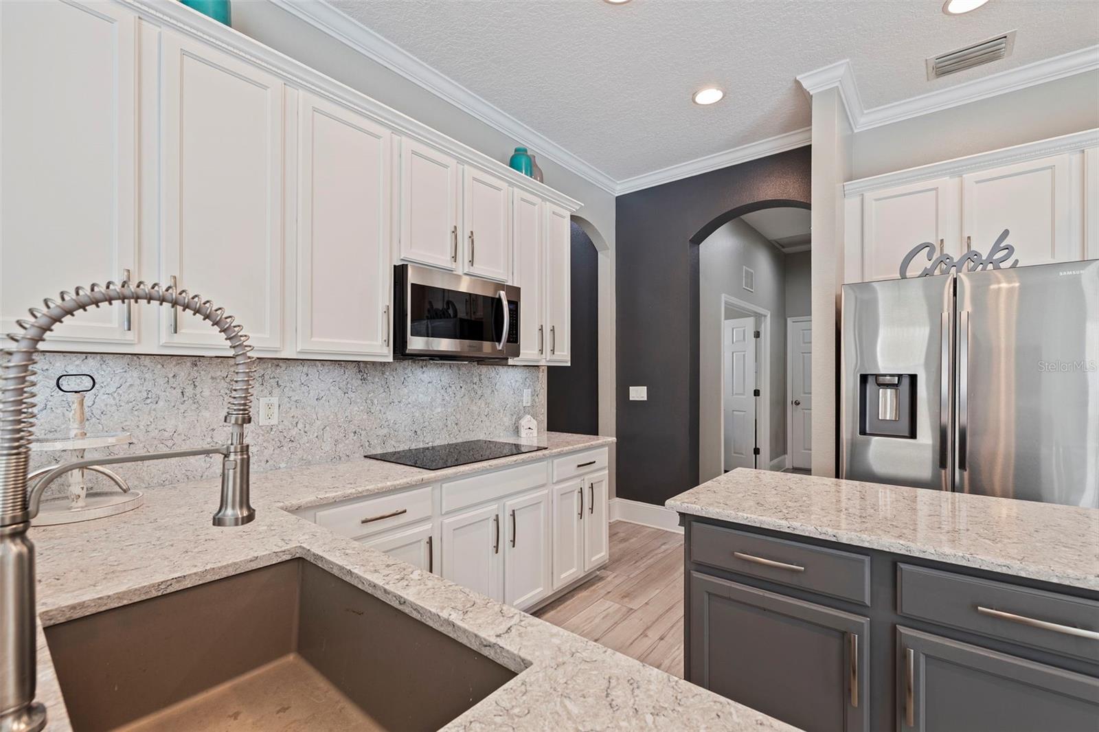 WATERS EDGE 02 - Residential