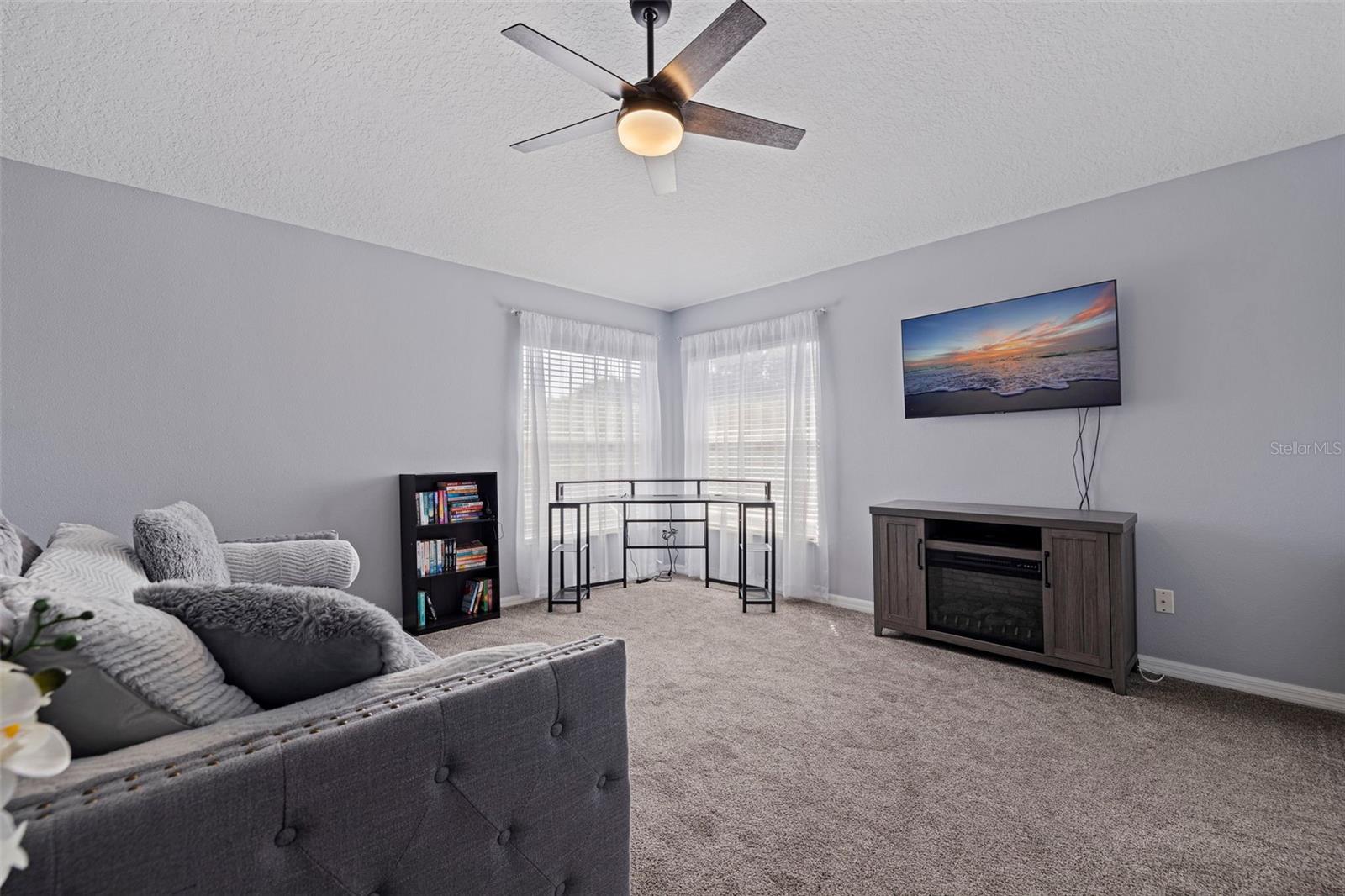 WATERS EDGE 02 - Residential