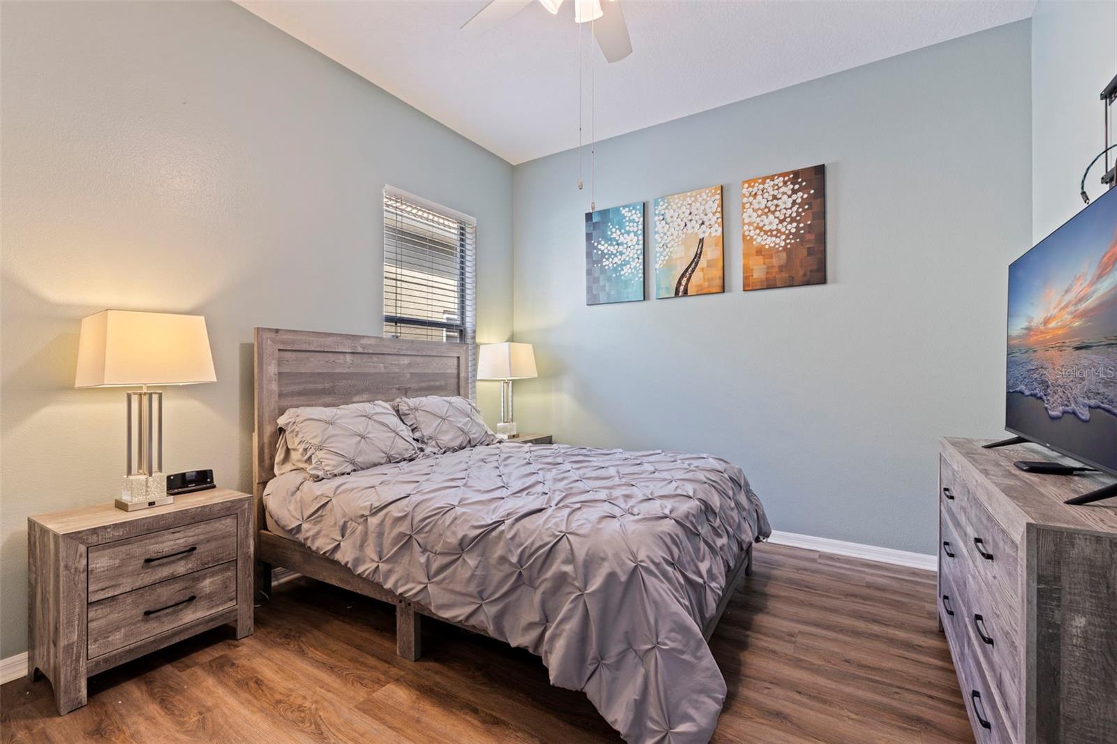 WATERS EDGE 02 - Residential