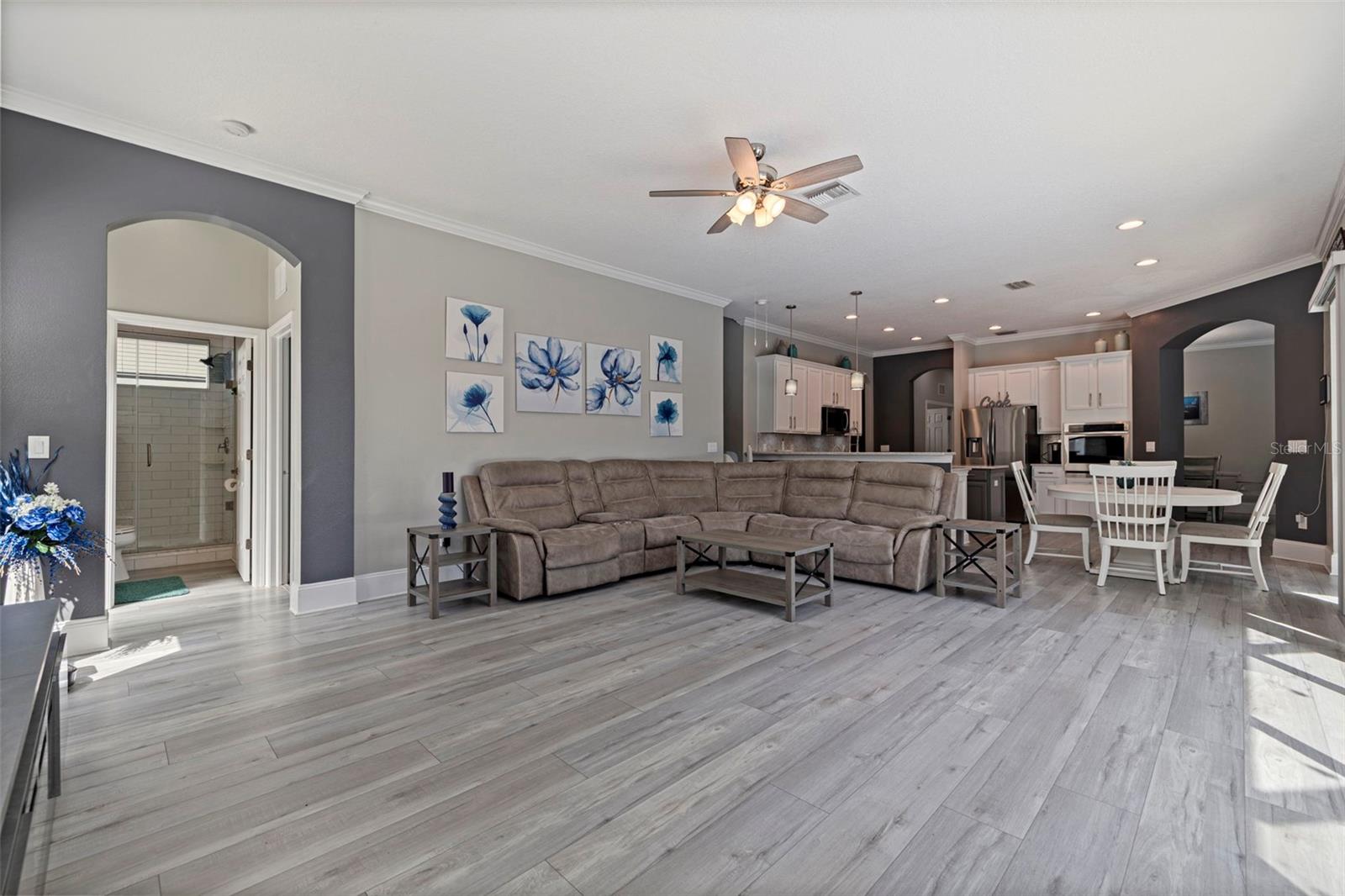 WATERS EDGE 02 - Residential