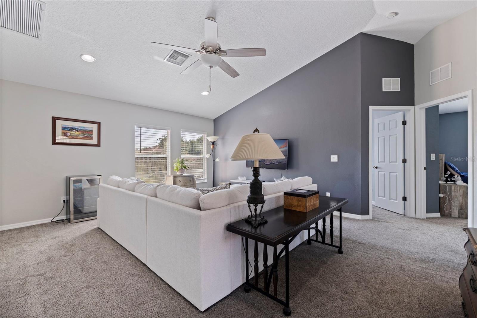 WATERS EDGE 02 - Residential