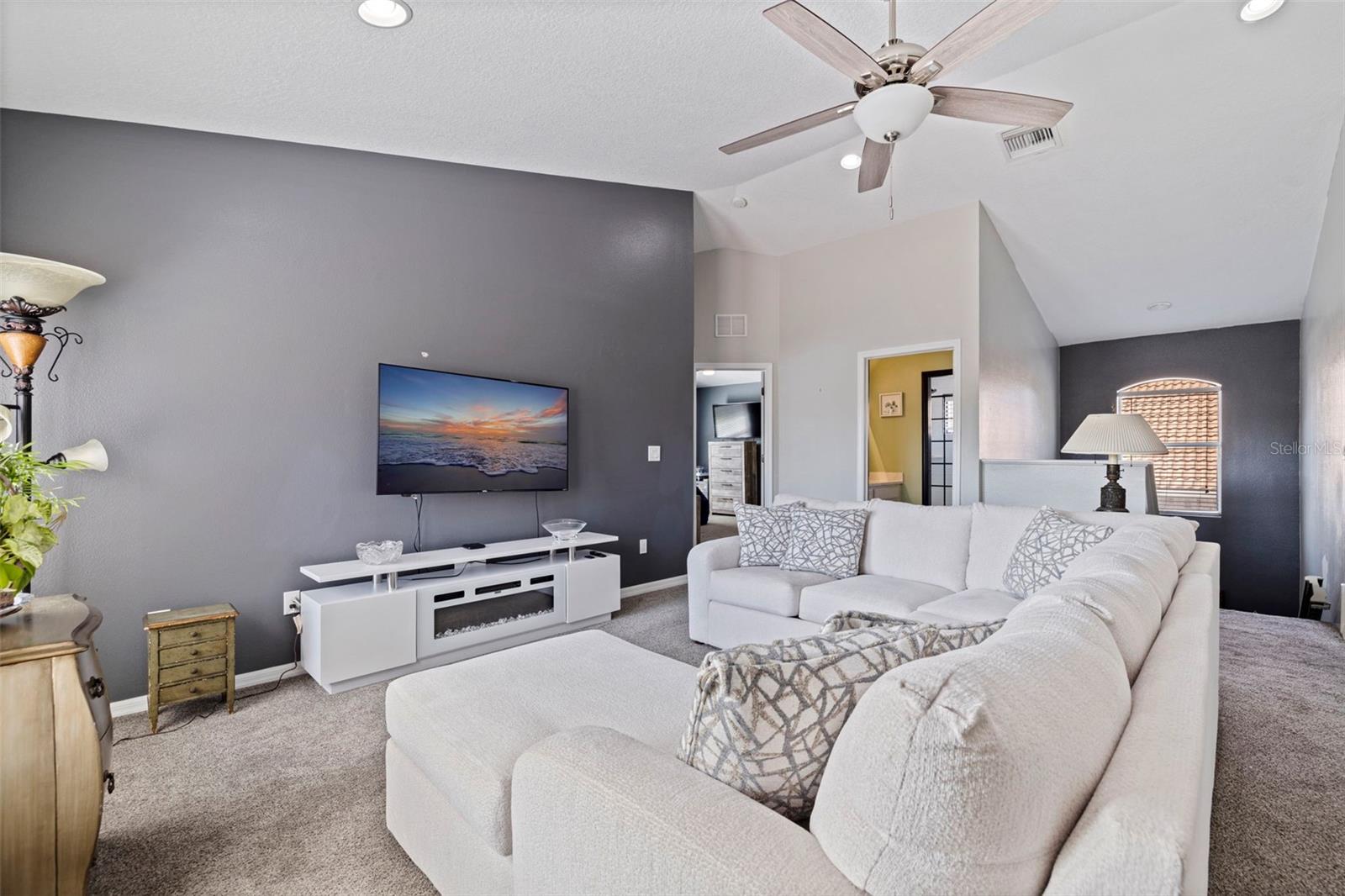 WATERS EDGE 02 - Residential