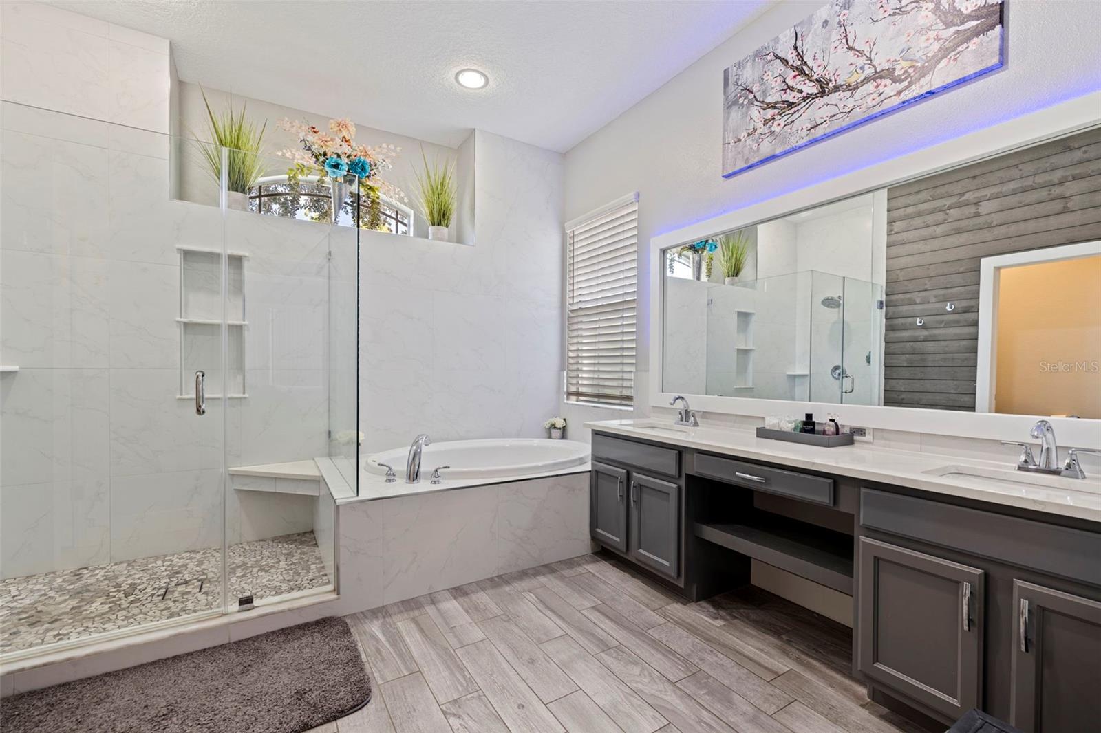 WATERS EDGE 02 - Residential