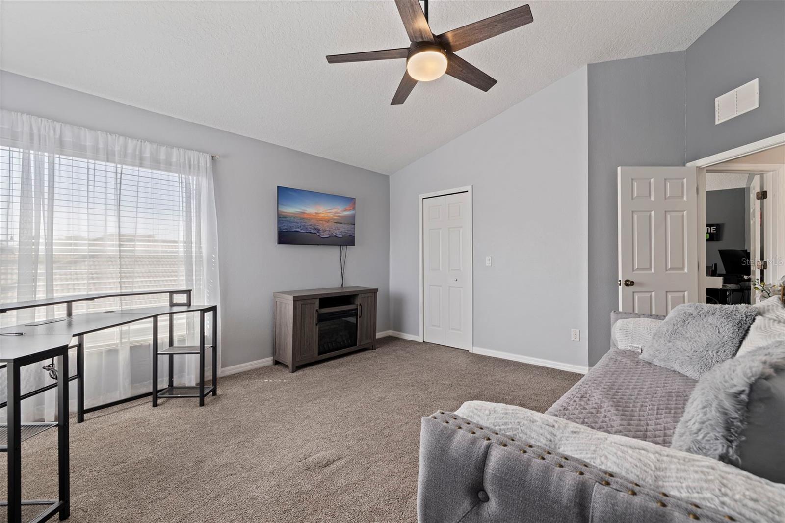 WATERS EDGE 02 - Residential