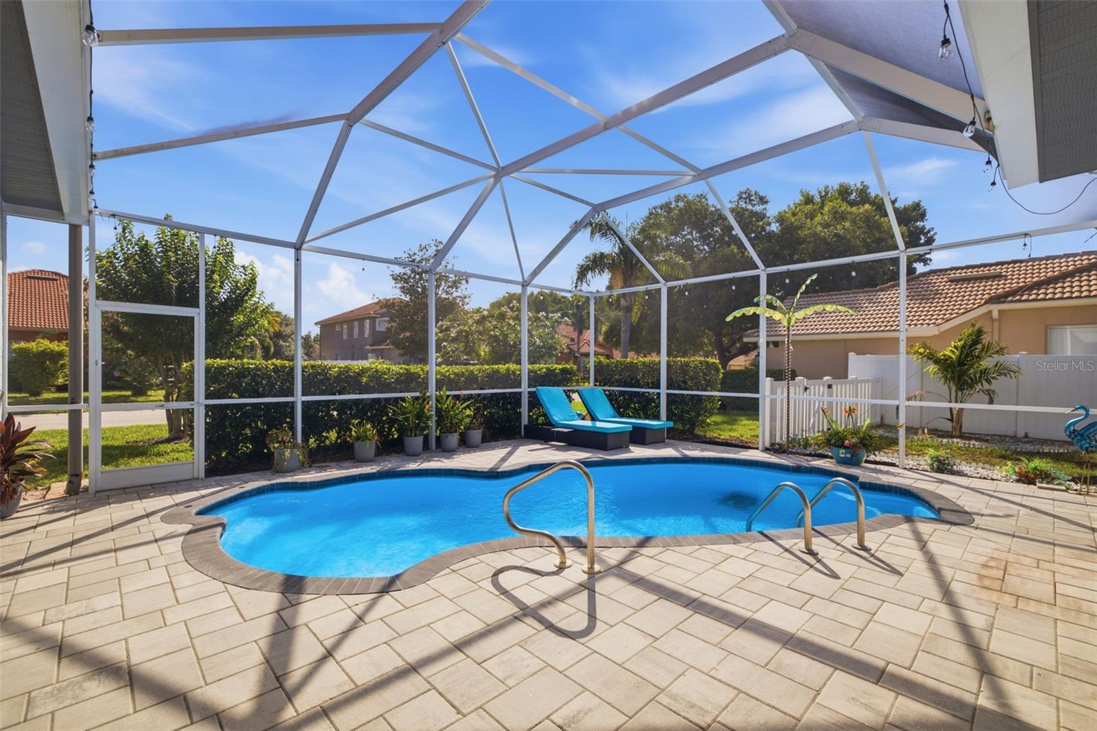 WATERS EDGE 02 - Residential