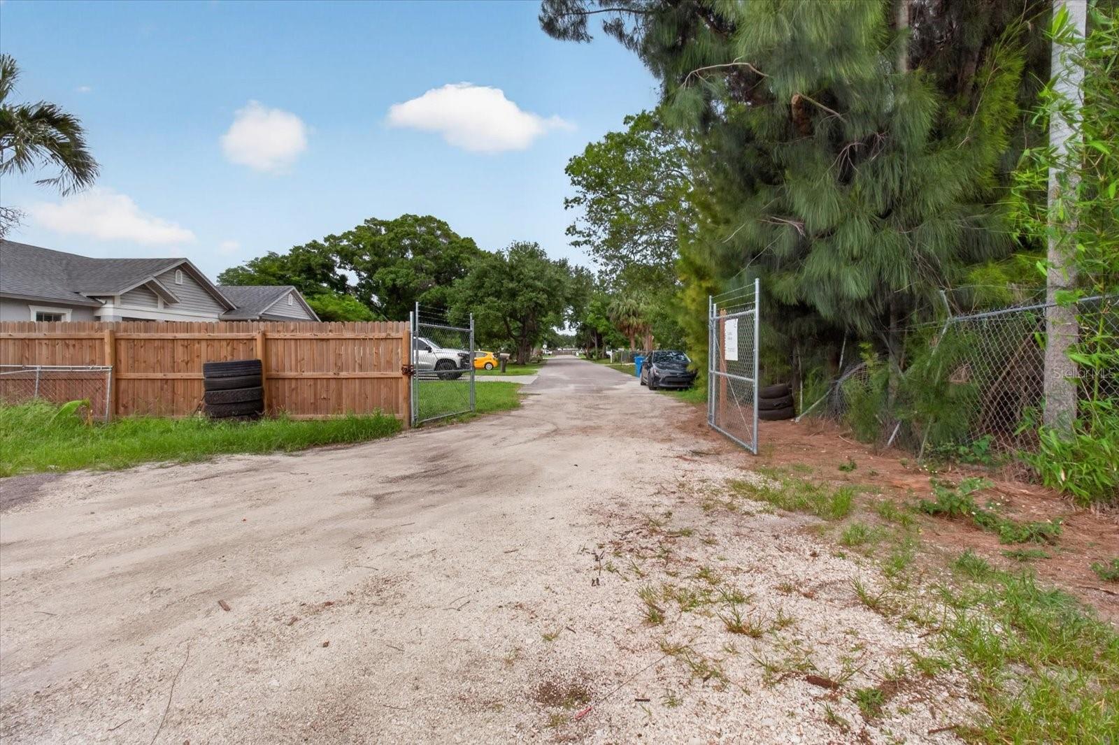 PINELLAS GROVES - Land
