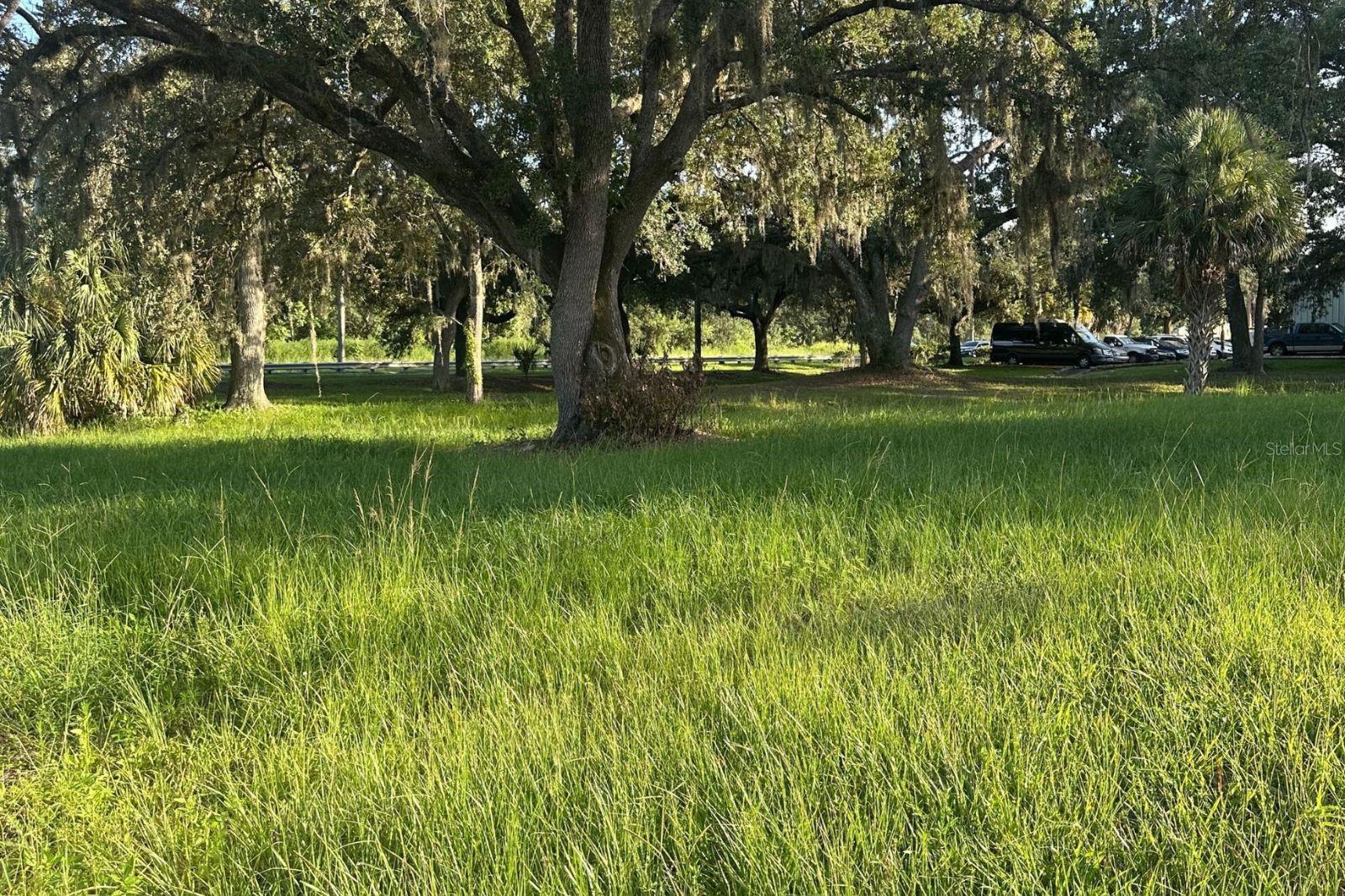 GLEN JAC OAKS - Land