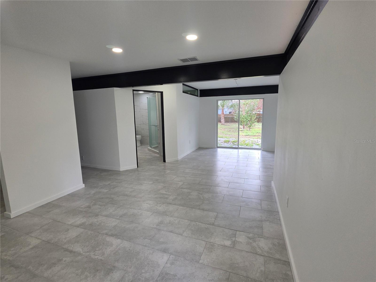 OAKLAND ADD PB 2 PG 77 - Residential