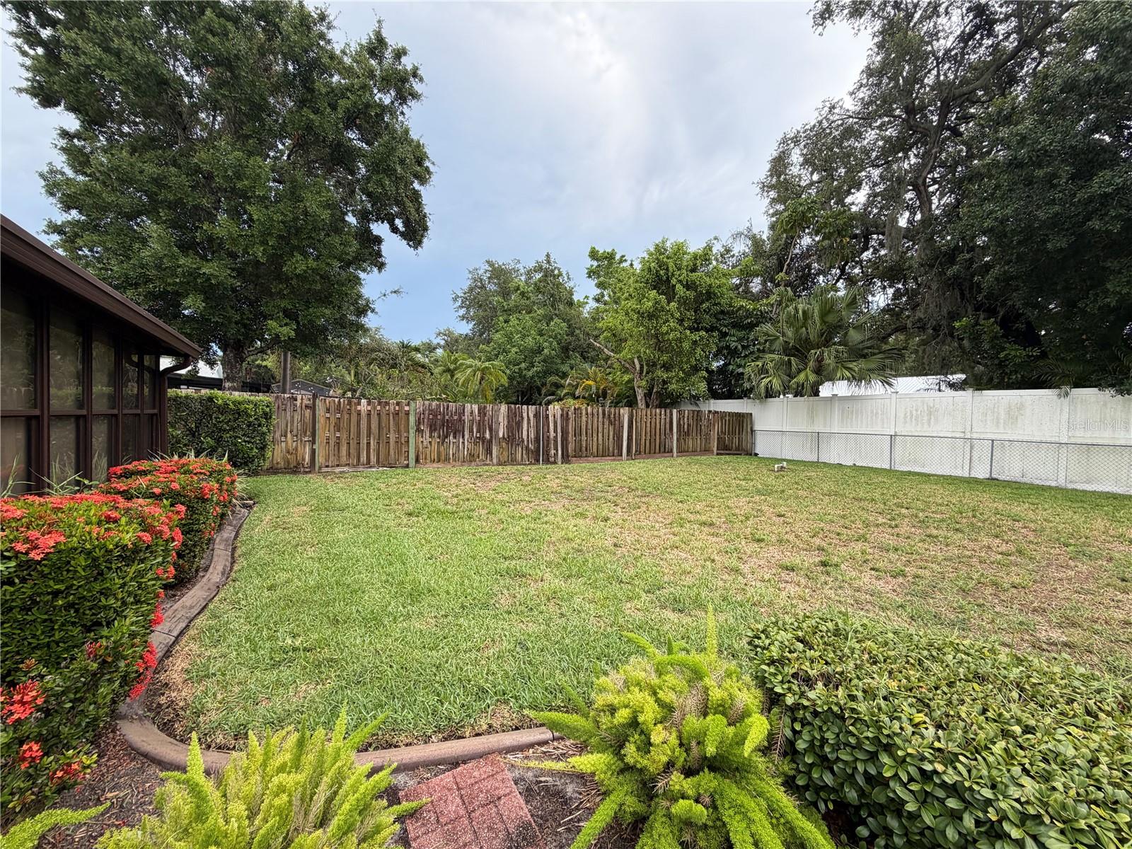 LAKE SARASOTA - Residential