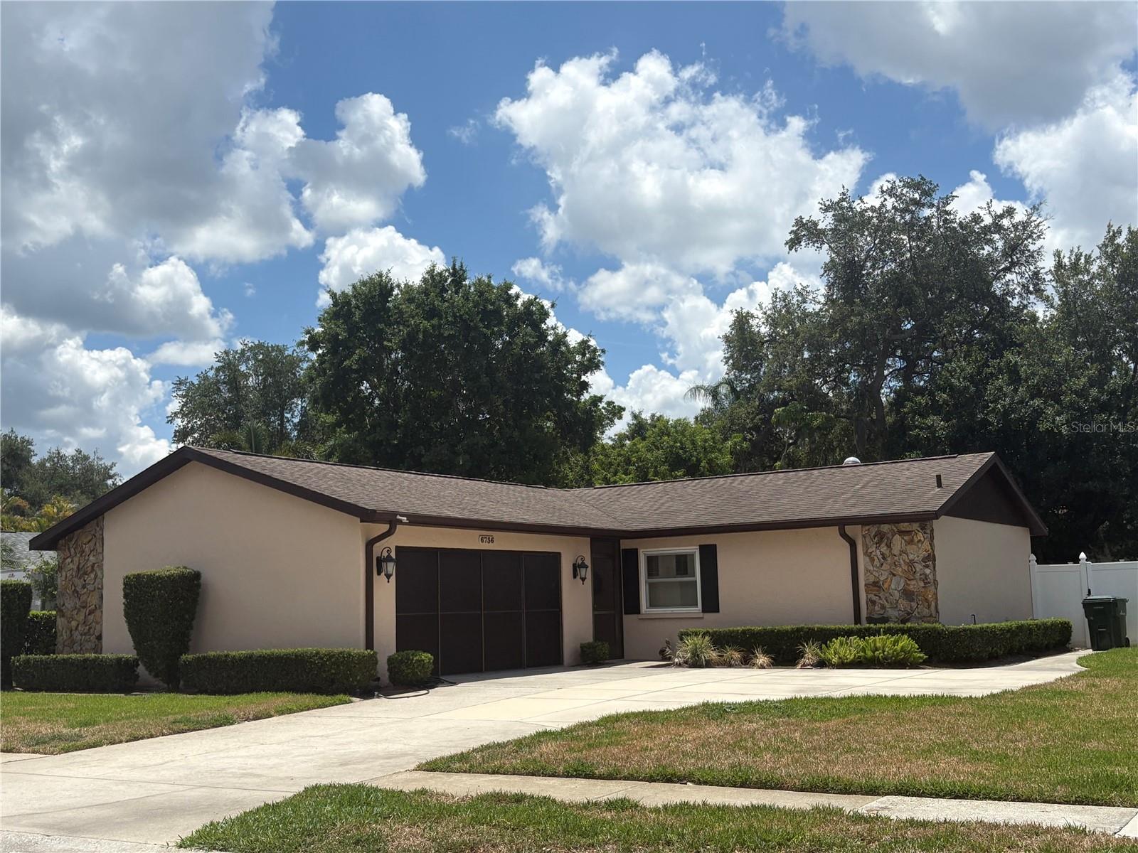 LAKE SARASOTA - Residential