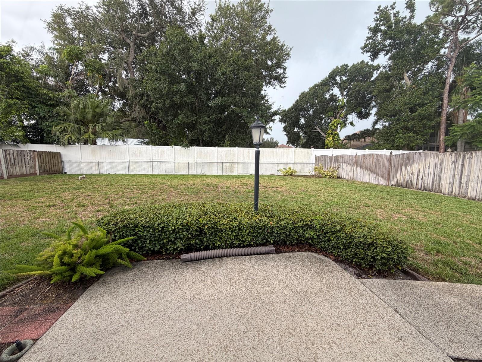 LAKE SARASOTA - Residential