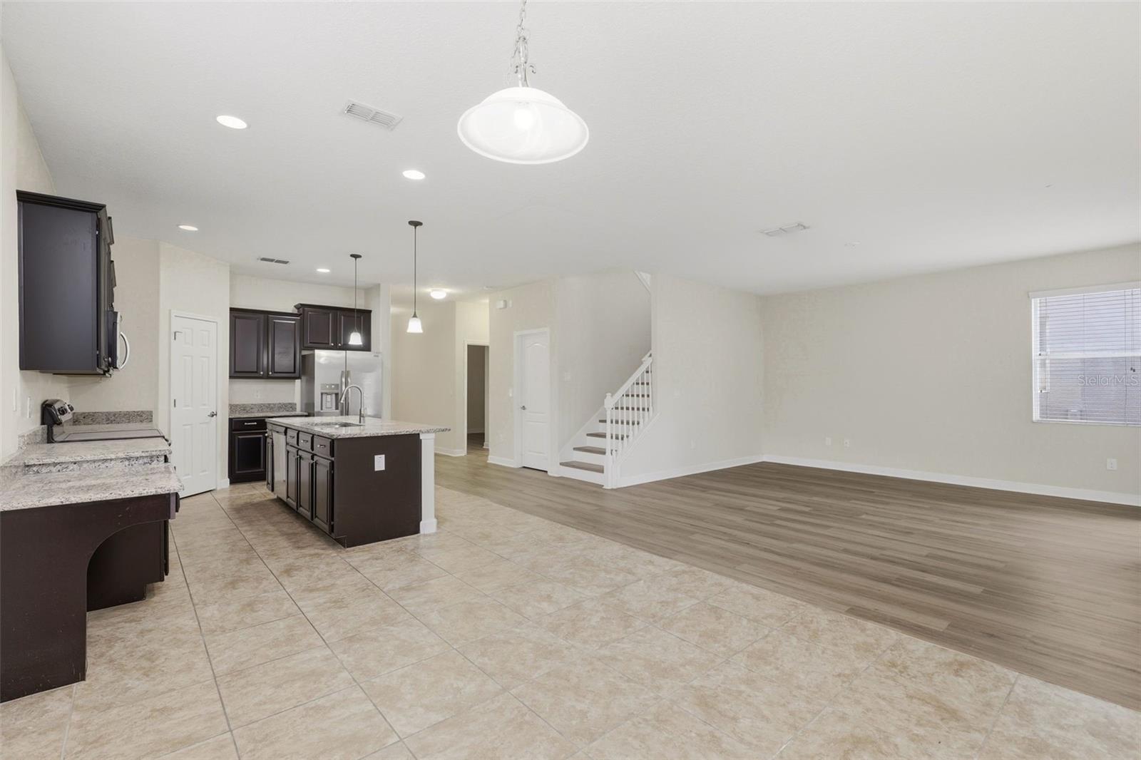 SIGNATURE LAKES PH 2 - Residential
