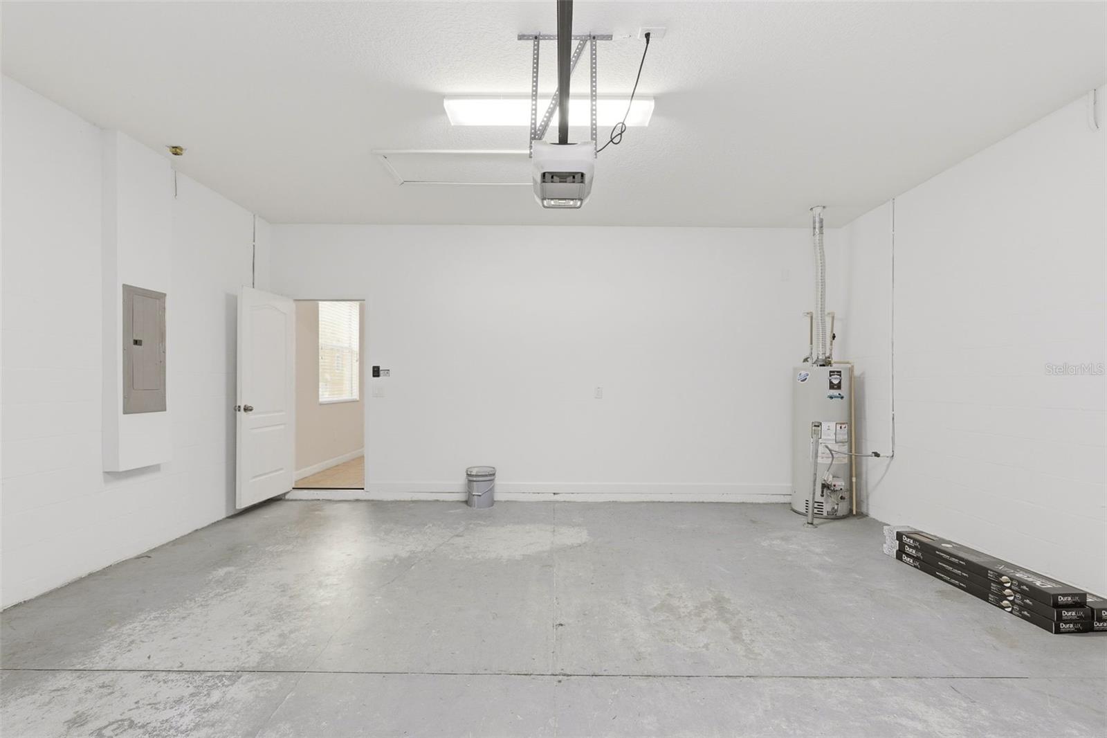 SIGNATURE LAKES PH 2 - Residential