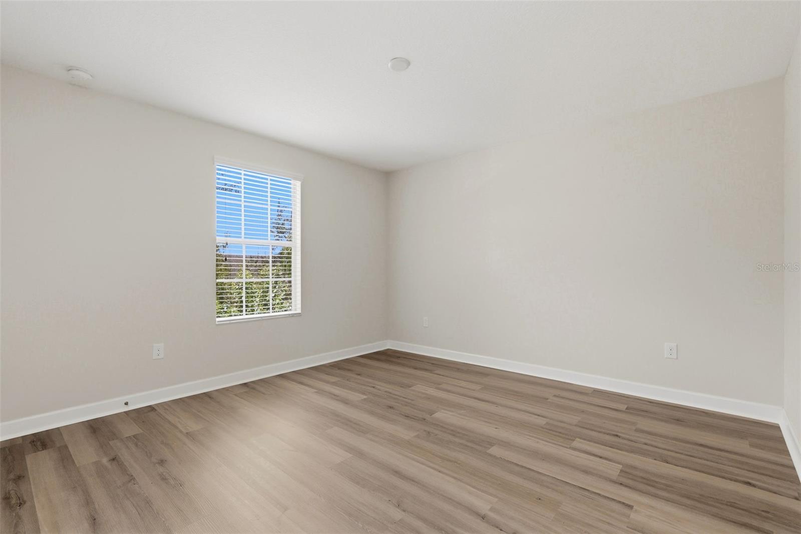 SIGNATURE LAKES PH 2 - Residential