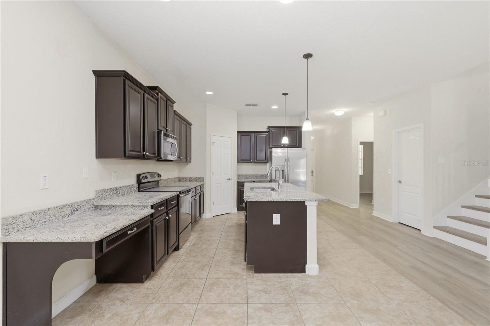 SIGNATURE LAKES PH 2 - Residential