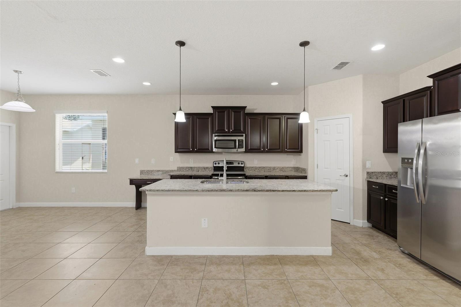 SIGNATURE LAKES PH 2 - Residential