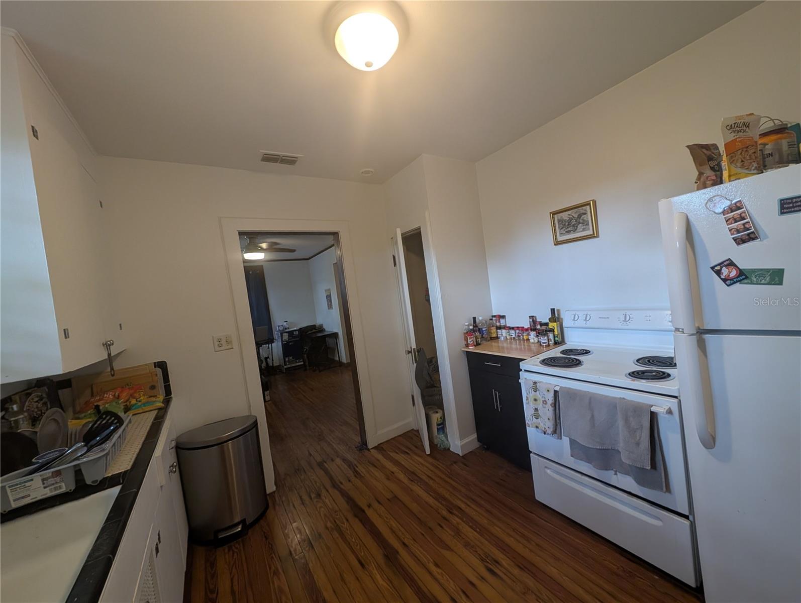 CARLISLE J A &CARLISLE ESTATE LANDS - Residential Lease