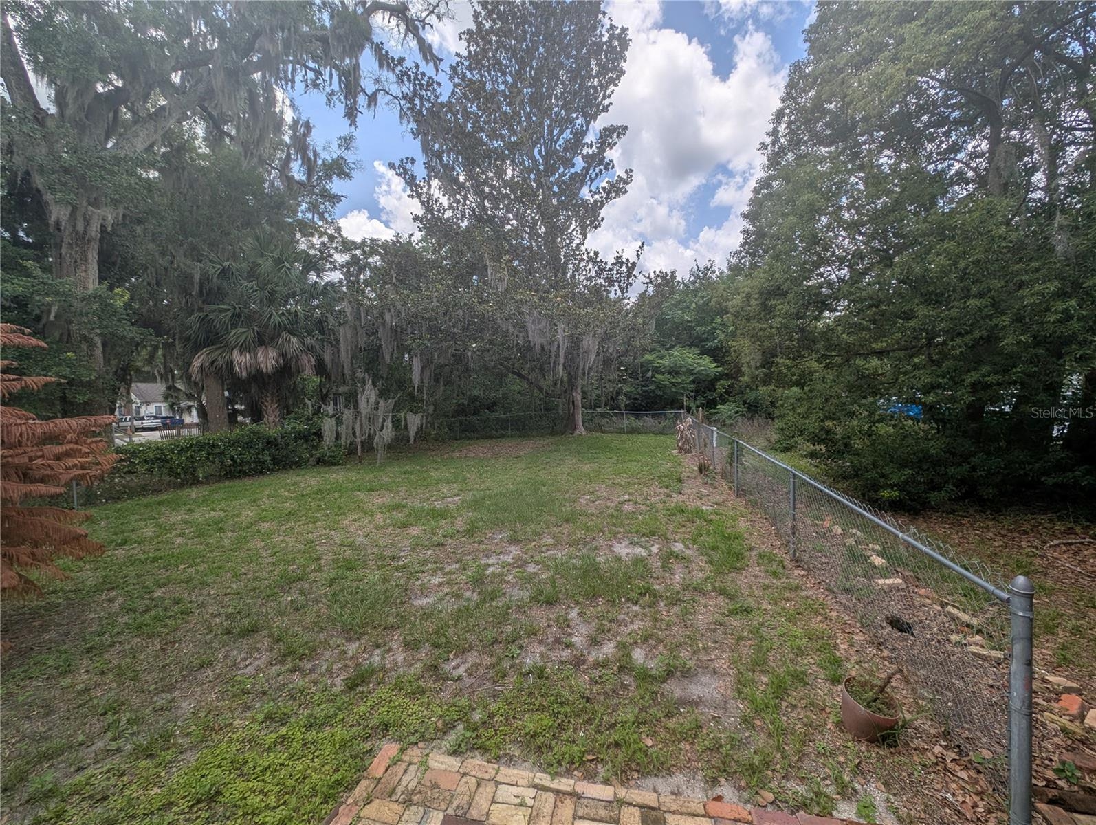 CARLISLE J A &CARLISLE ESTATE LANDS - Residential Lease