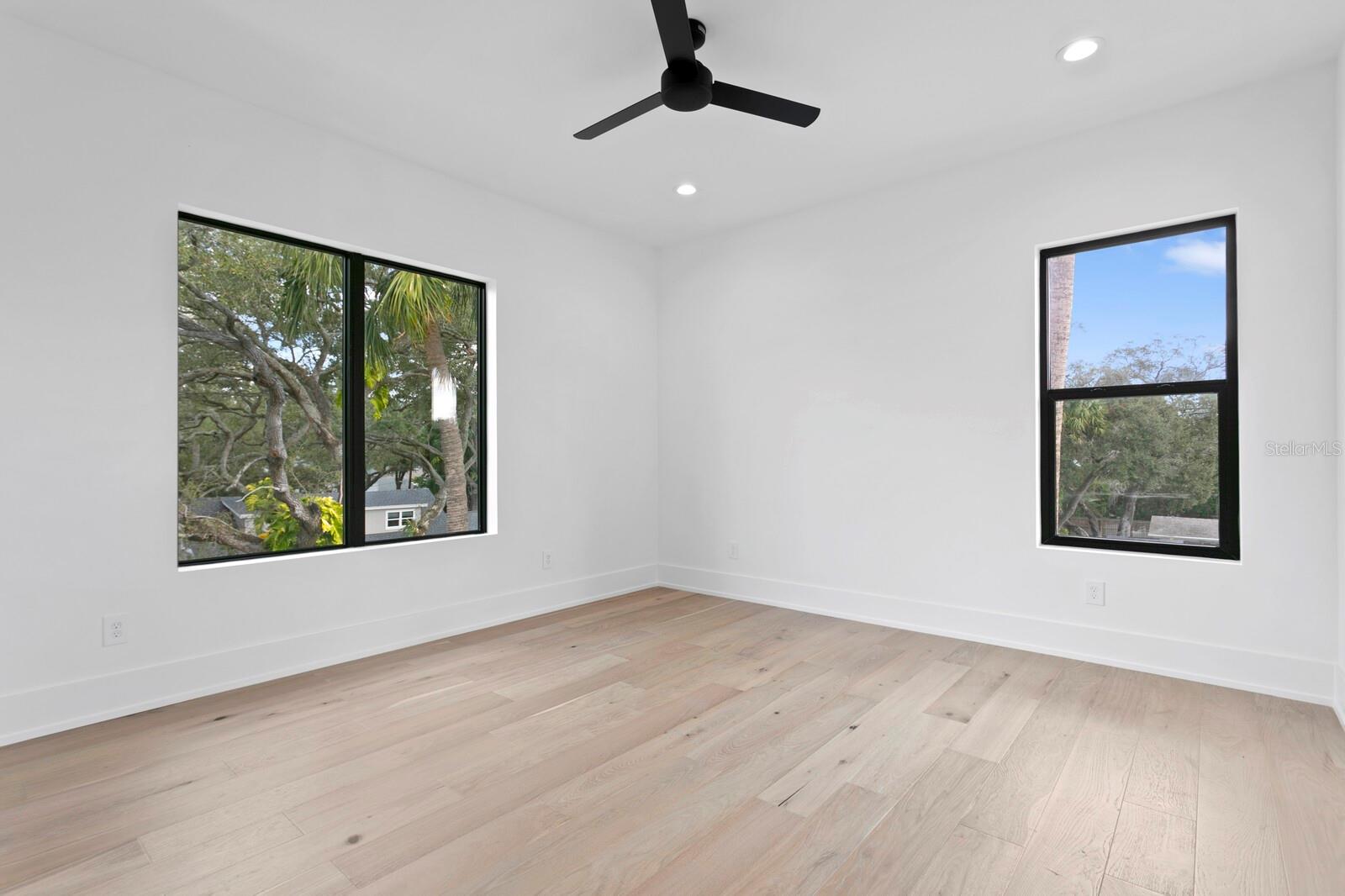 HENDERSON BEACH - Residential