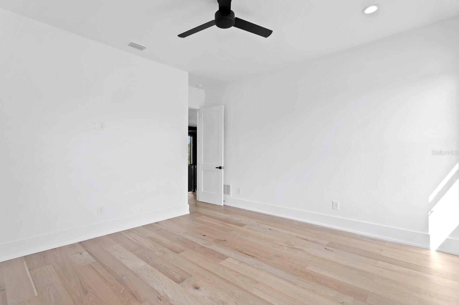 HENDERSON BEACH - Residential