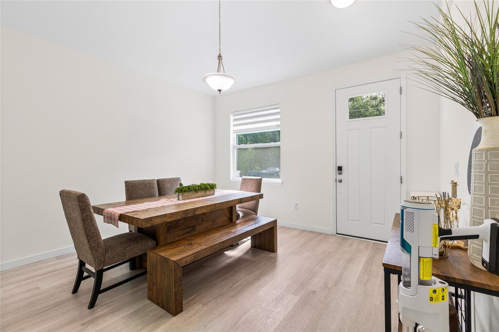 MIRROR CREST - Residential
