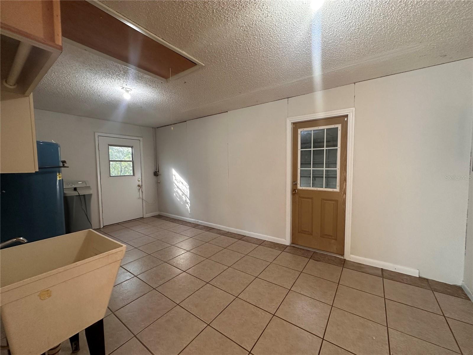 BLUE LAKE RIDGE - Residential Lease