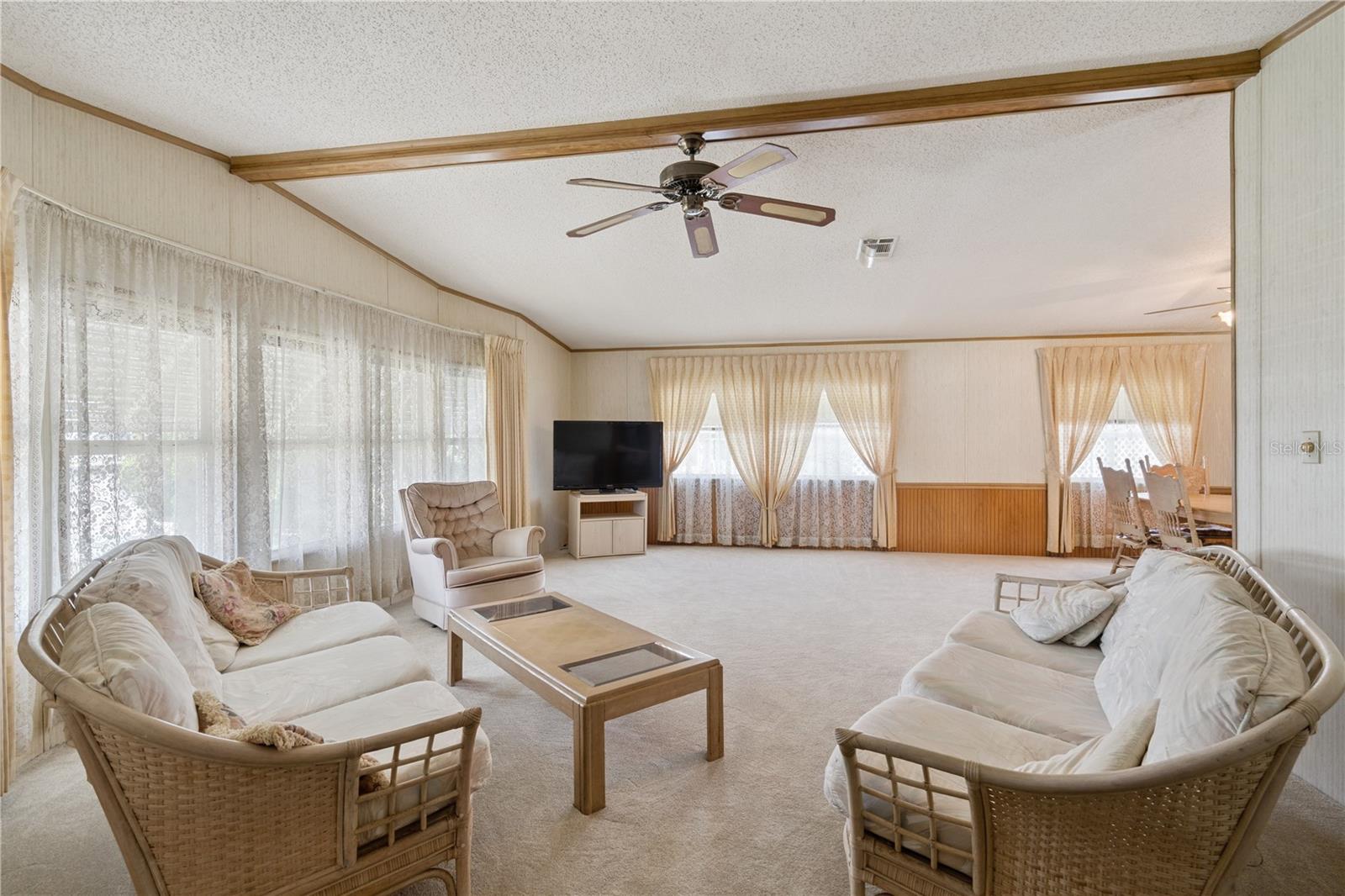 FOXWOOD LAKE ESTATES PH 01 - Residential