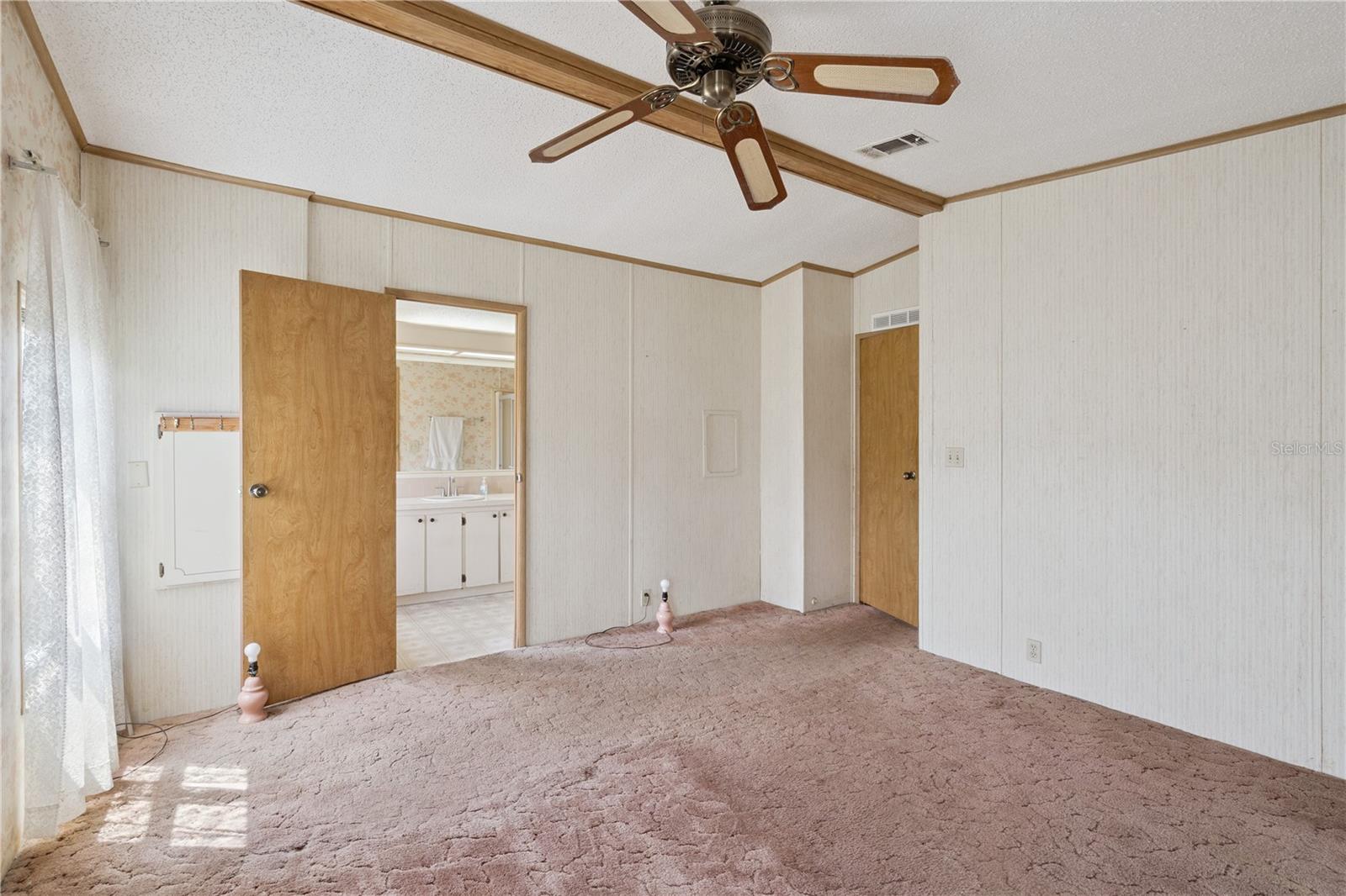 FOXWOOD LAKE ESTATES PH 01 - Residential