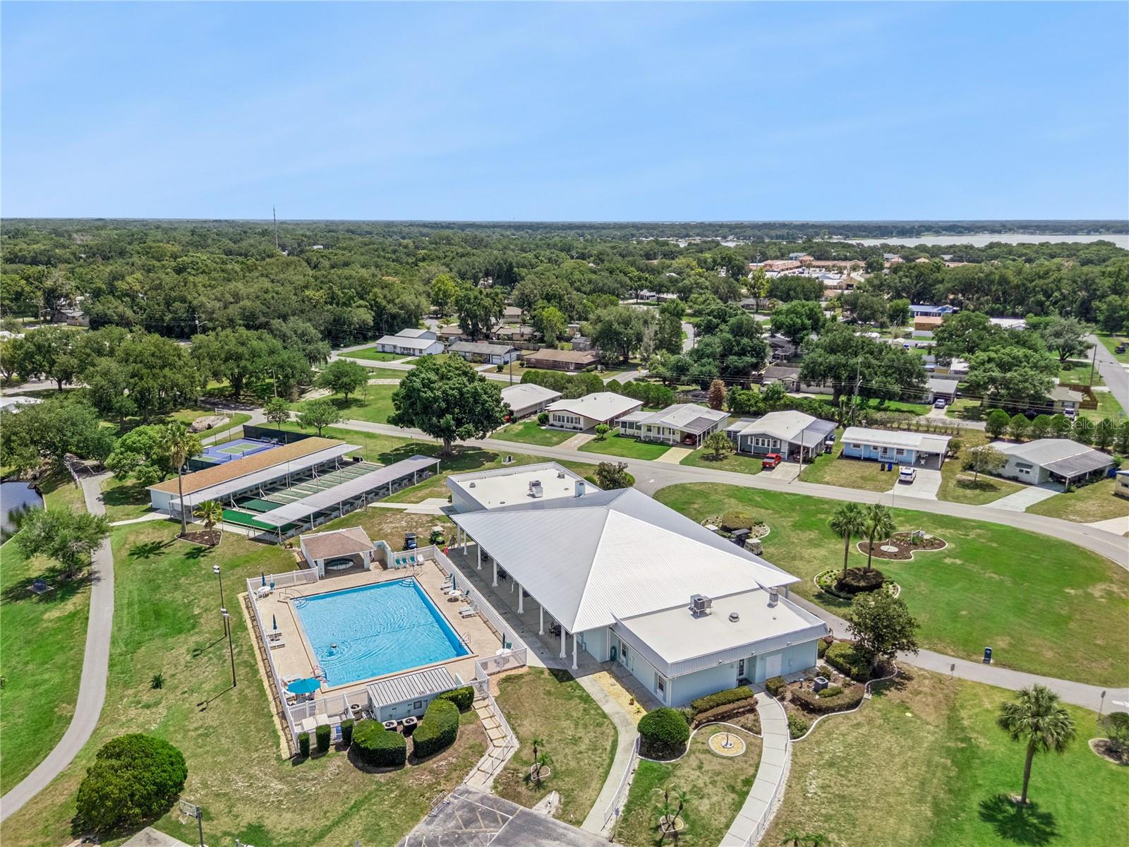 FOXWOOD LAKE ESTATES PH 01 - Residential