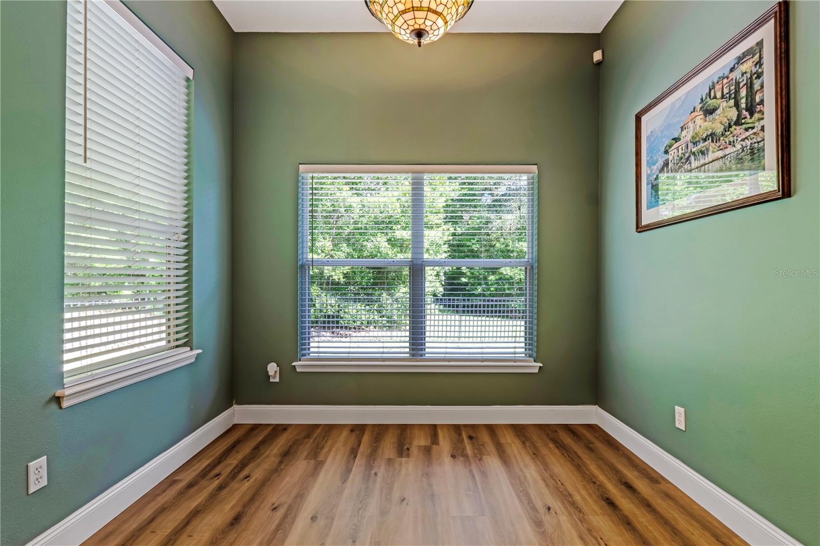 DELAND MANOR - Residential