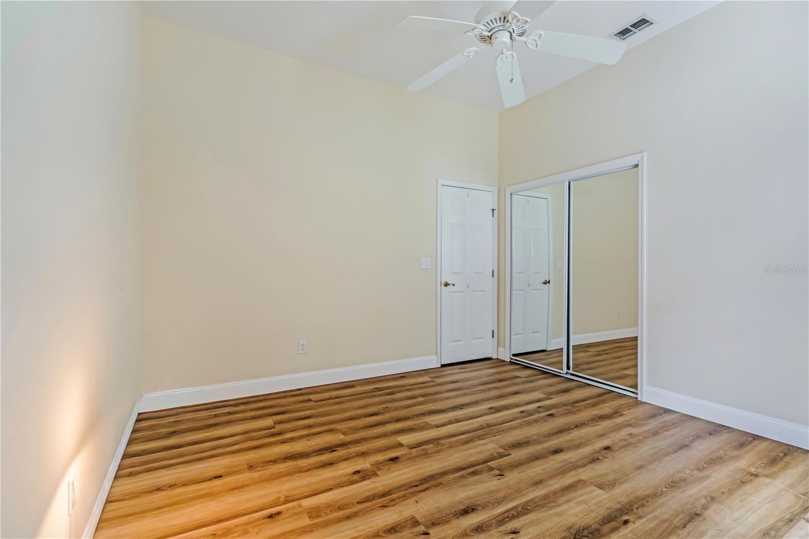 DELAND MANOR - Residential