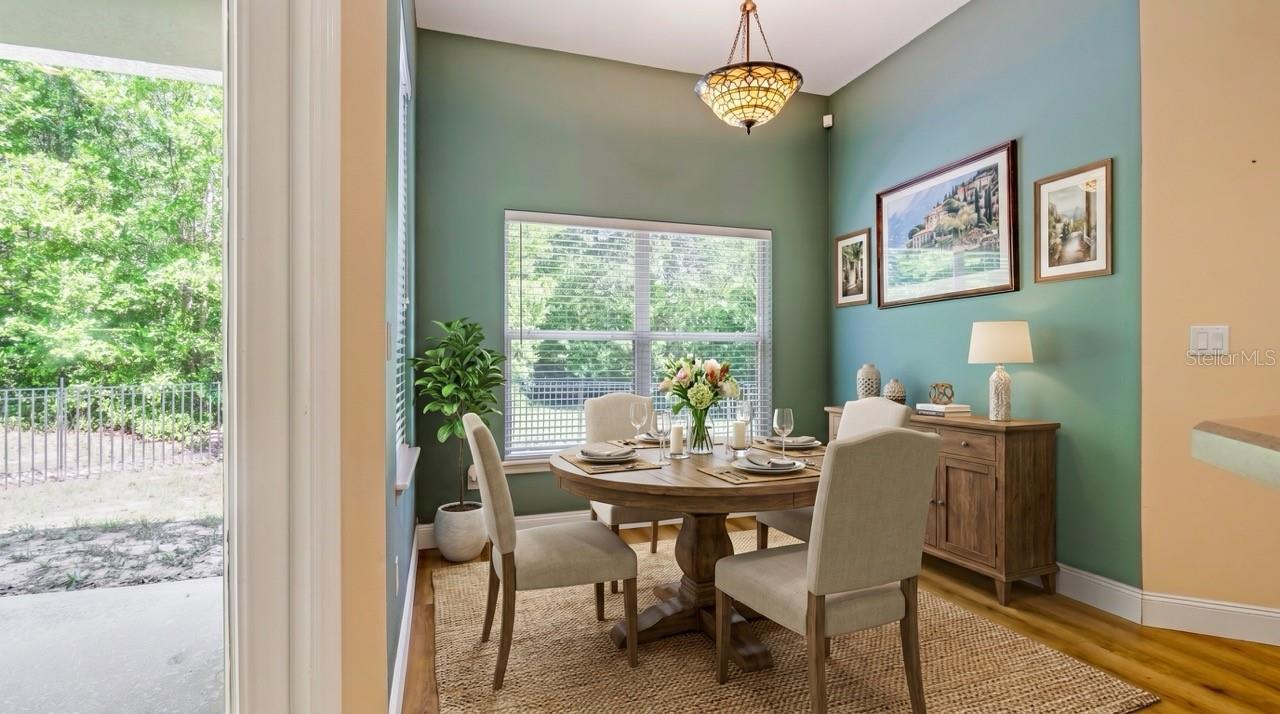 DELAND MANOR - Residential