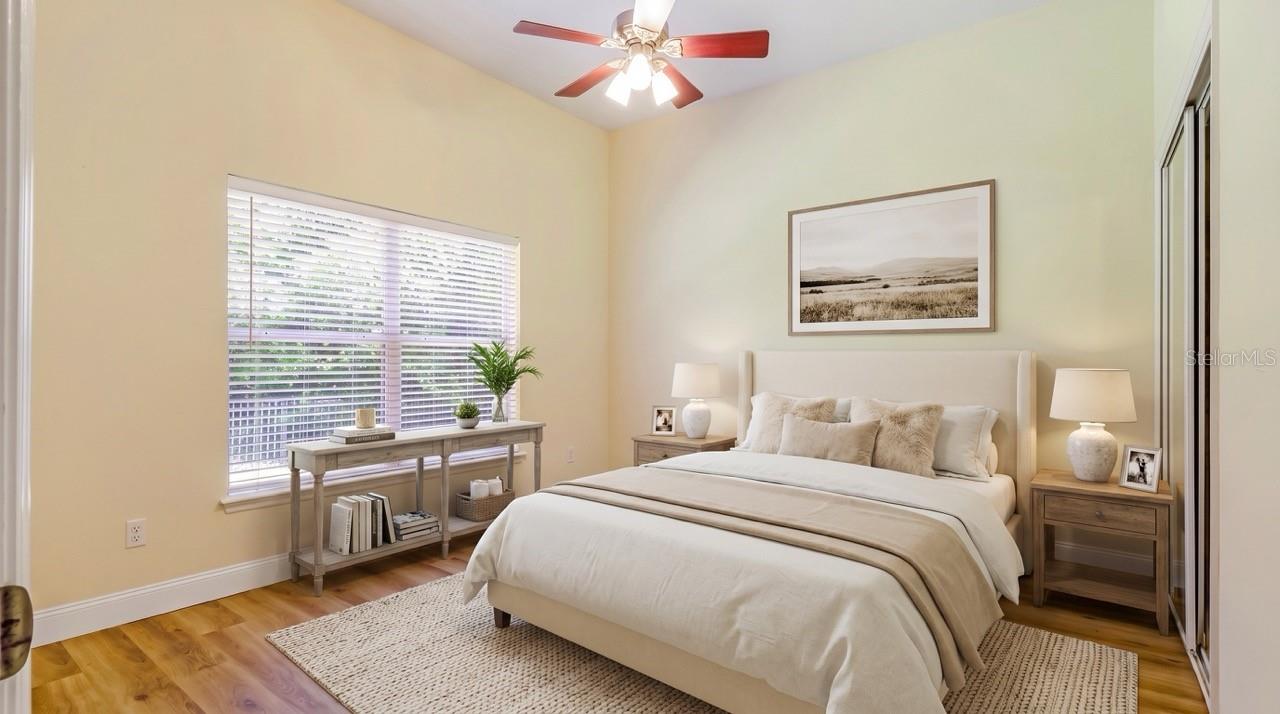 DELAND MANOR - Residential