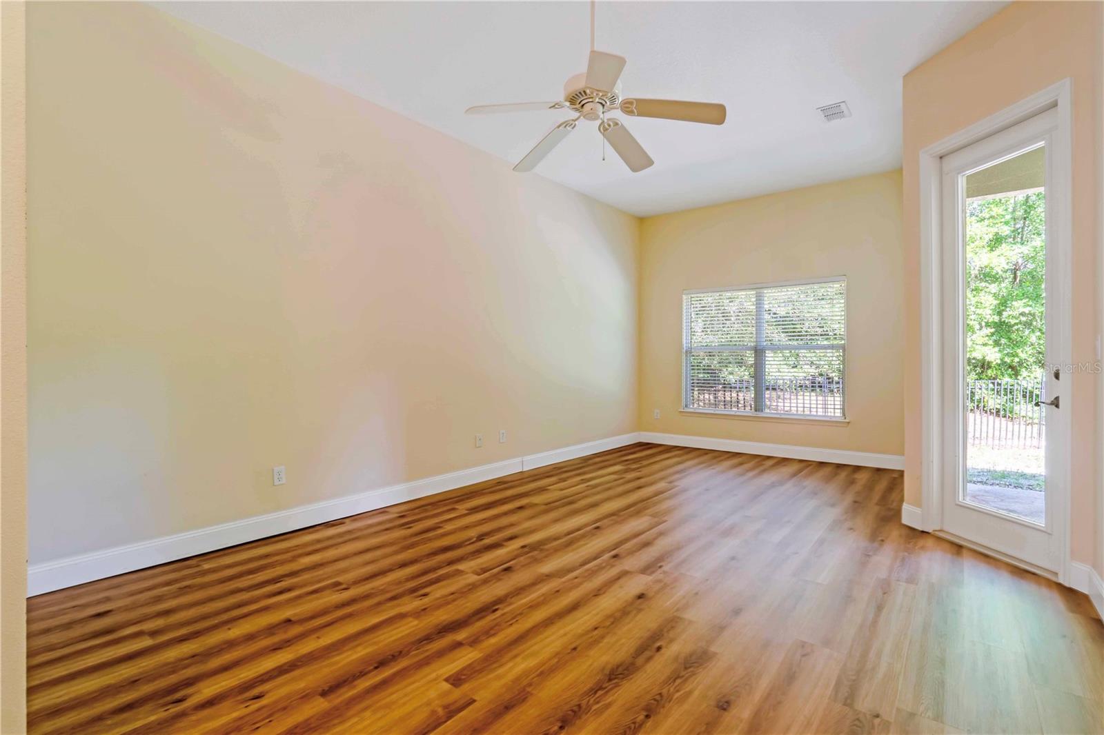DELAND MANOR - Residential
