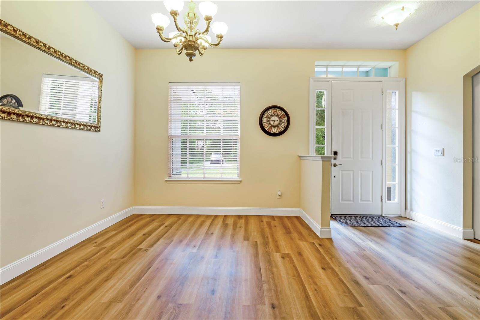 DELAND MANOR - Residential
