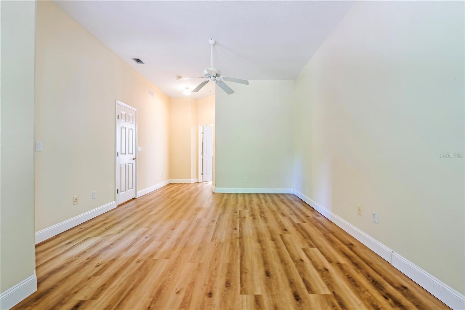 DELAND MANOR - Residential