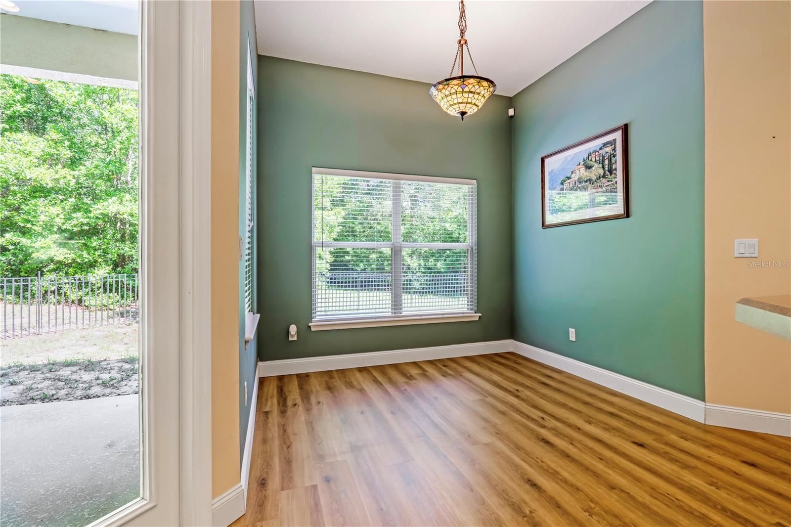 DELAND MANOR - Residential