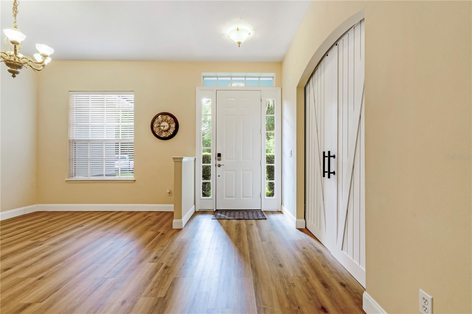 DELAND MANOR - Residential