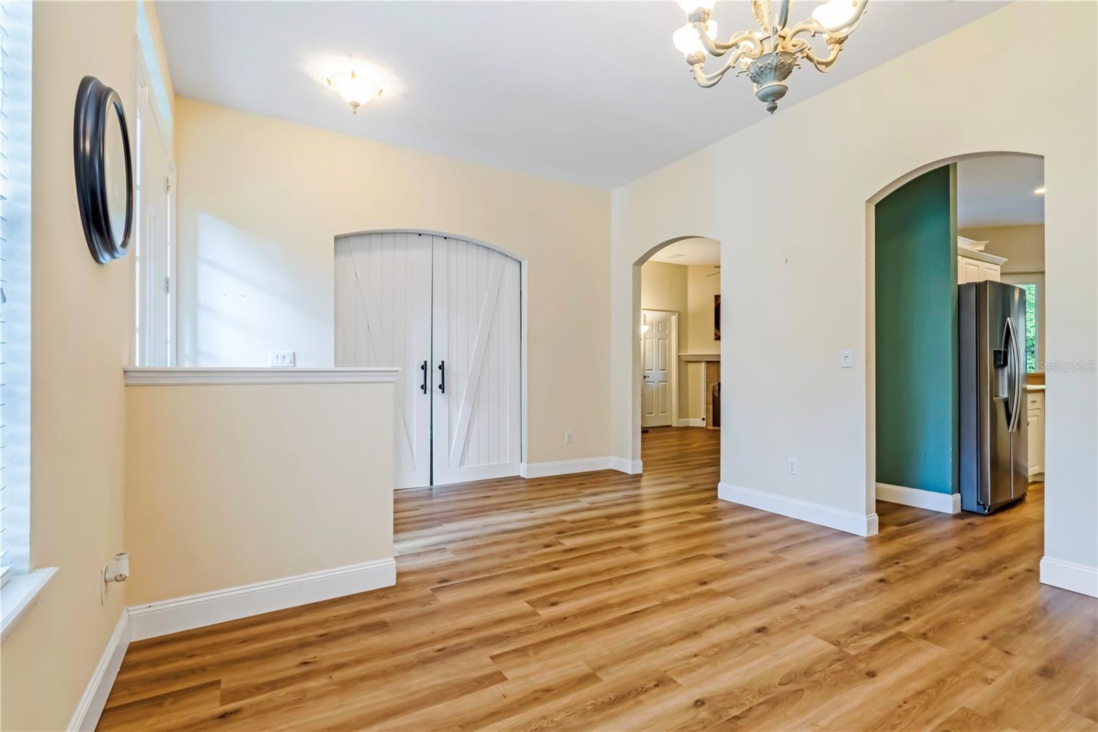 DELAND MANOR - Residential