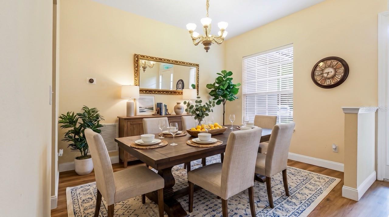 DELAND MANOR - Residential