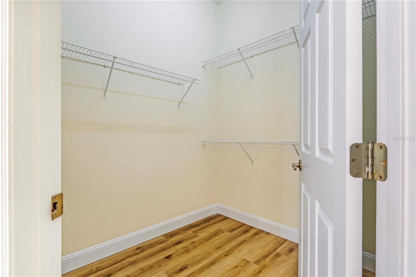DELAND MANOR - Residential