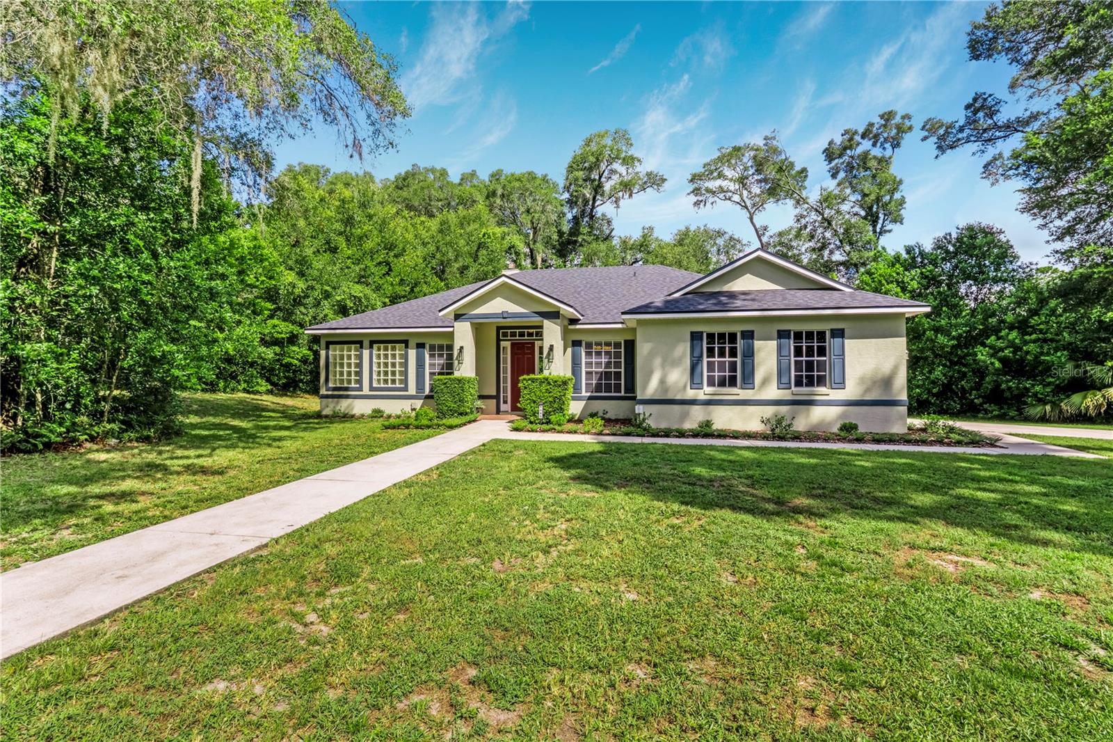 DELAND MANOR - Residential