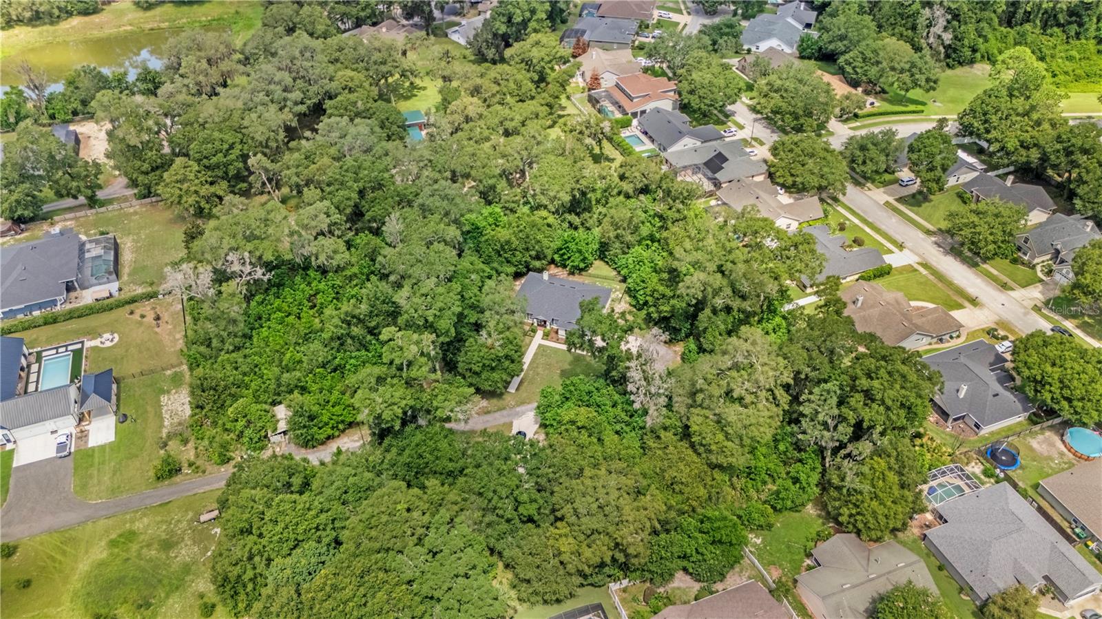 DELAND MANOR - Residential