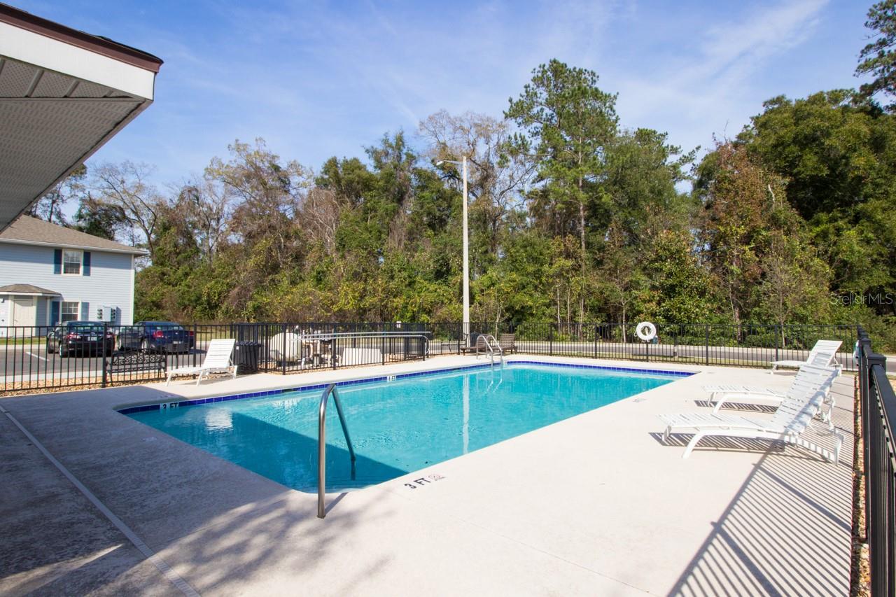 CHASE HOLLOW CONDO - Residential