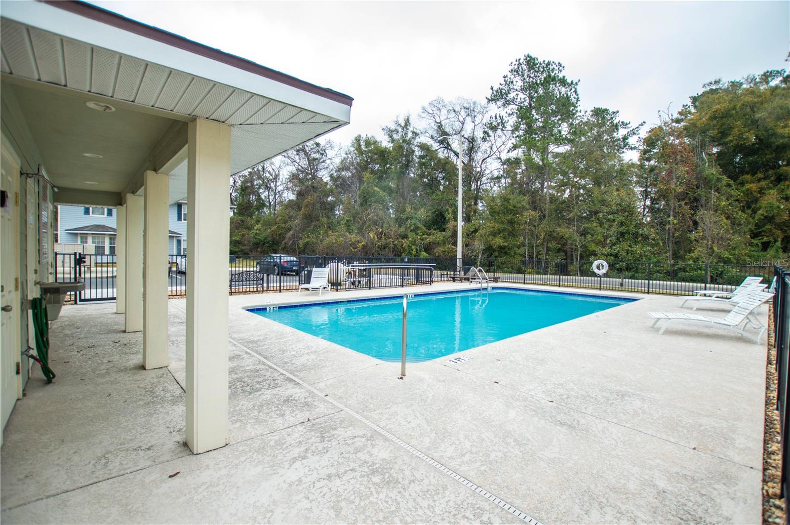 CHASE HOLLOW CONDO - Residential