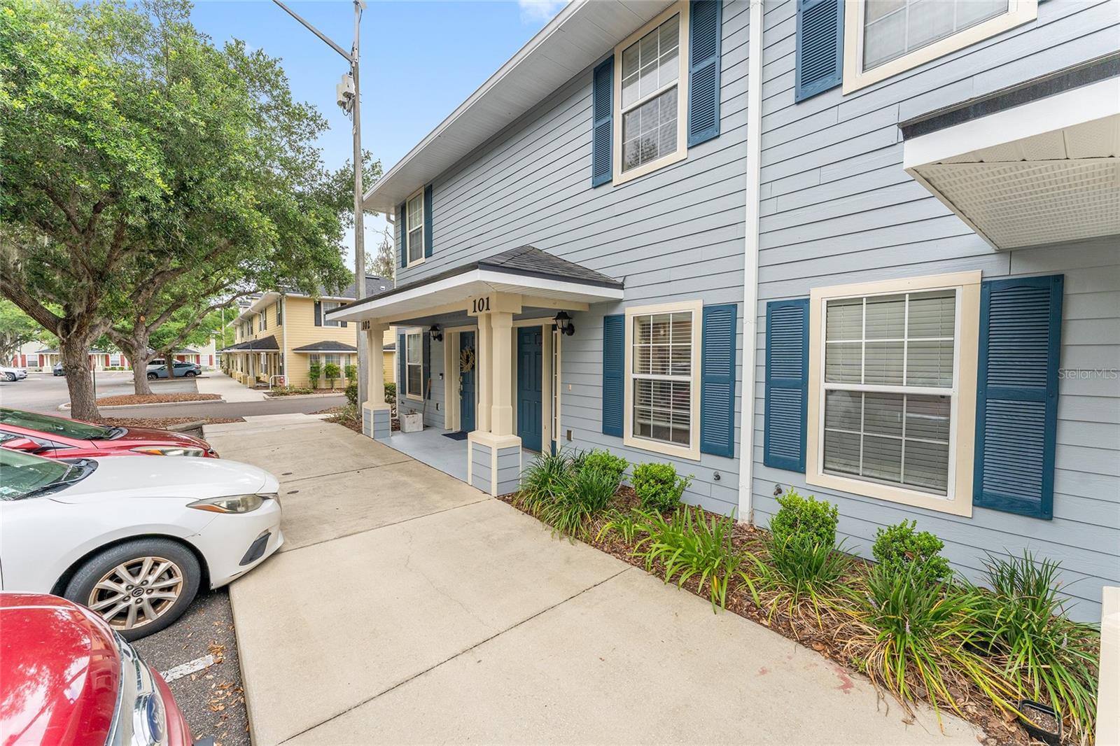 CHASE HOLLOW CONDO - Residential